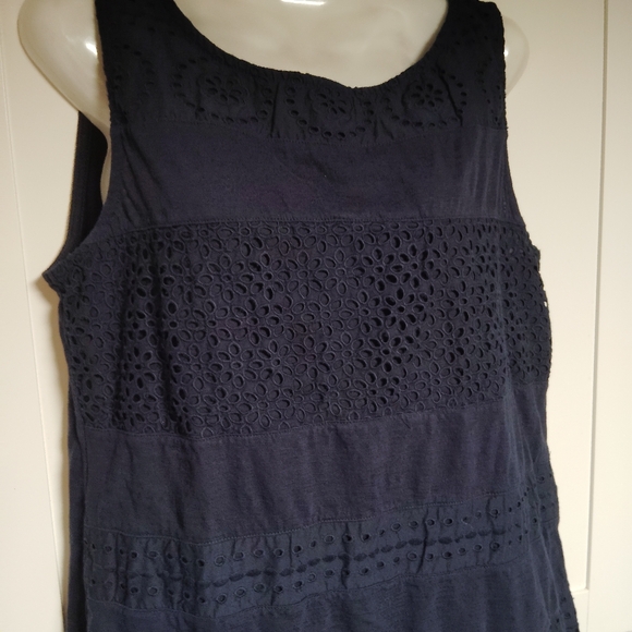Talbots Eyelet Sleeveless Blouse Sz-M - Picture 2 of 4